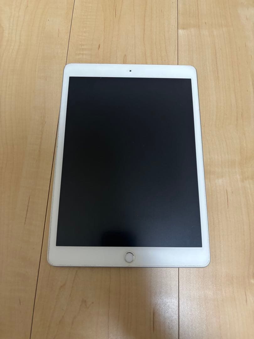 Apple iPad (第8世代) シルバー 本体