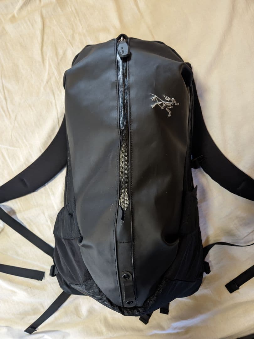 アークテリクス アロー22 ステルスブラック 銀刺繍 廃盤 レア