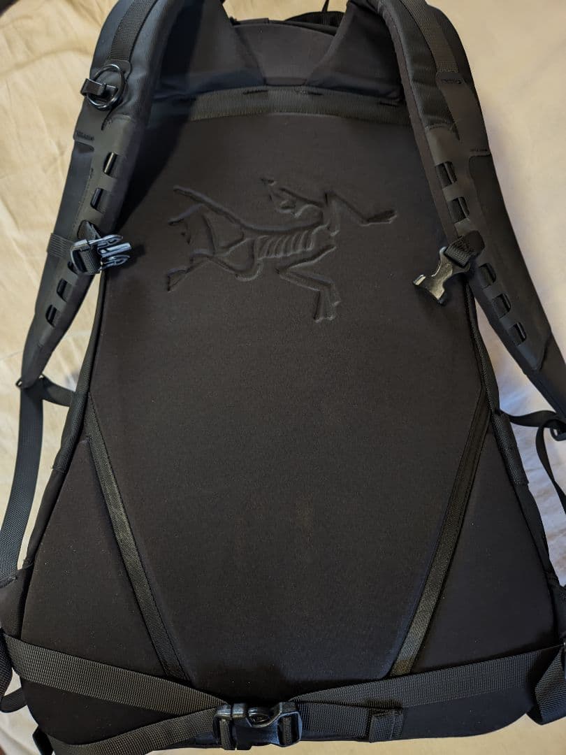 アークテリクス アロー22 ステルスブラック 銀刺繍 廃盤 レア