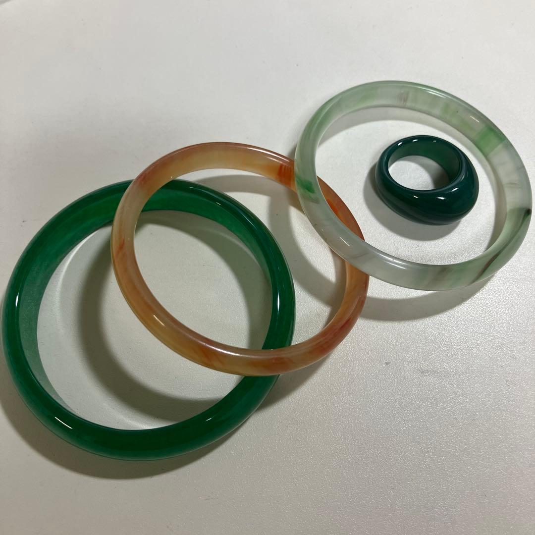 翡翠のバングルセット　ブレス3個　指輪1個