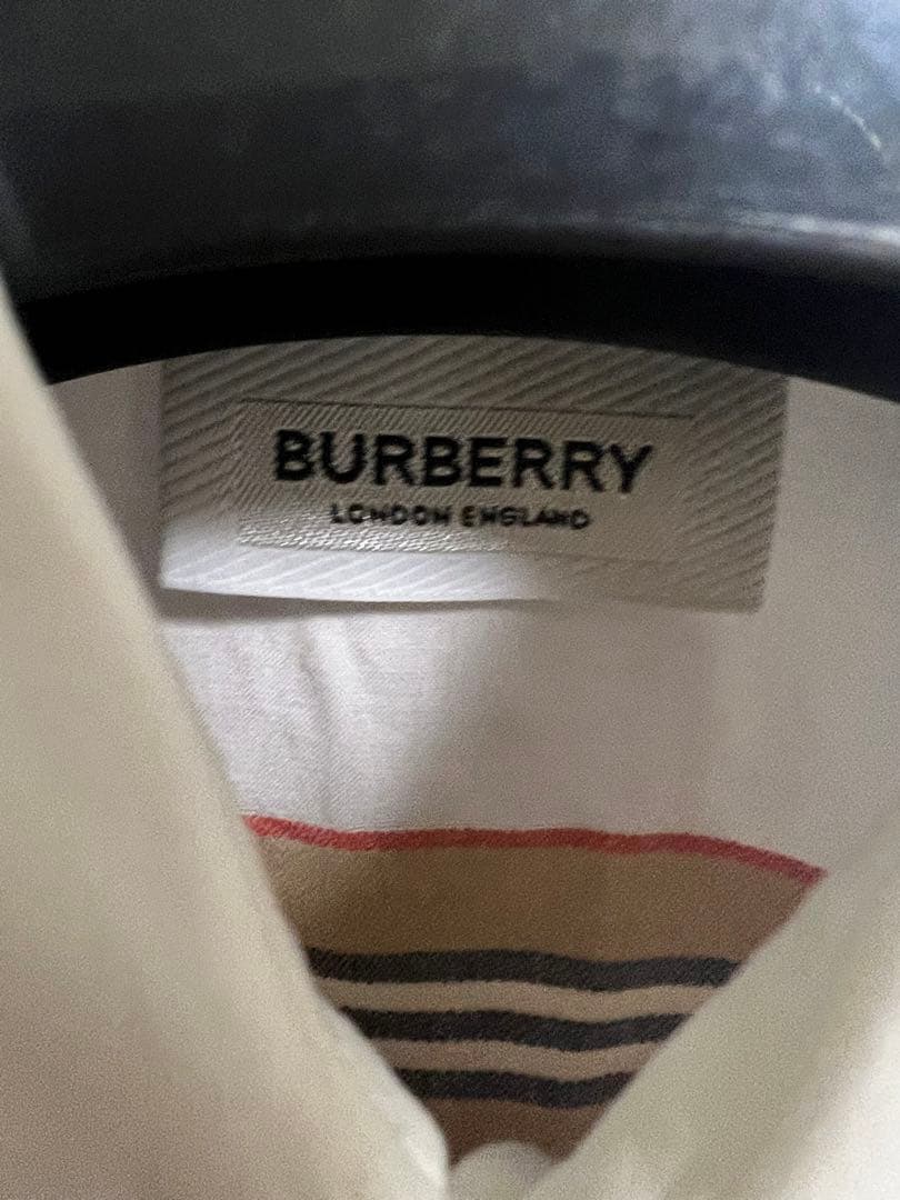 期間限定お値下げ！Burberry 長袖シャツ