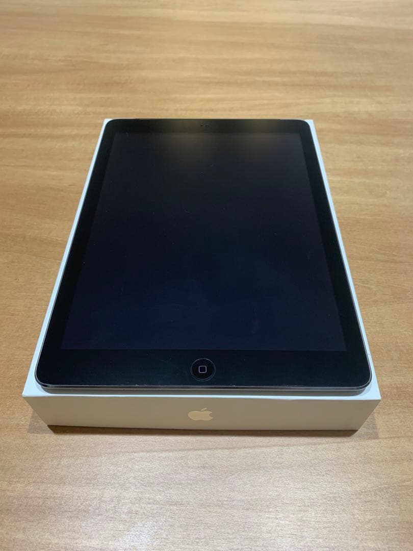 【今週限定値下げ！】Apple iPad Air 本体 箱 ケース付き