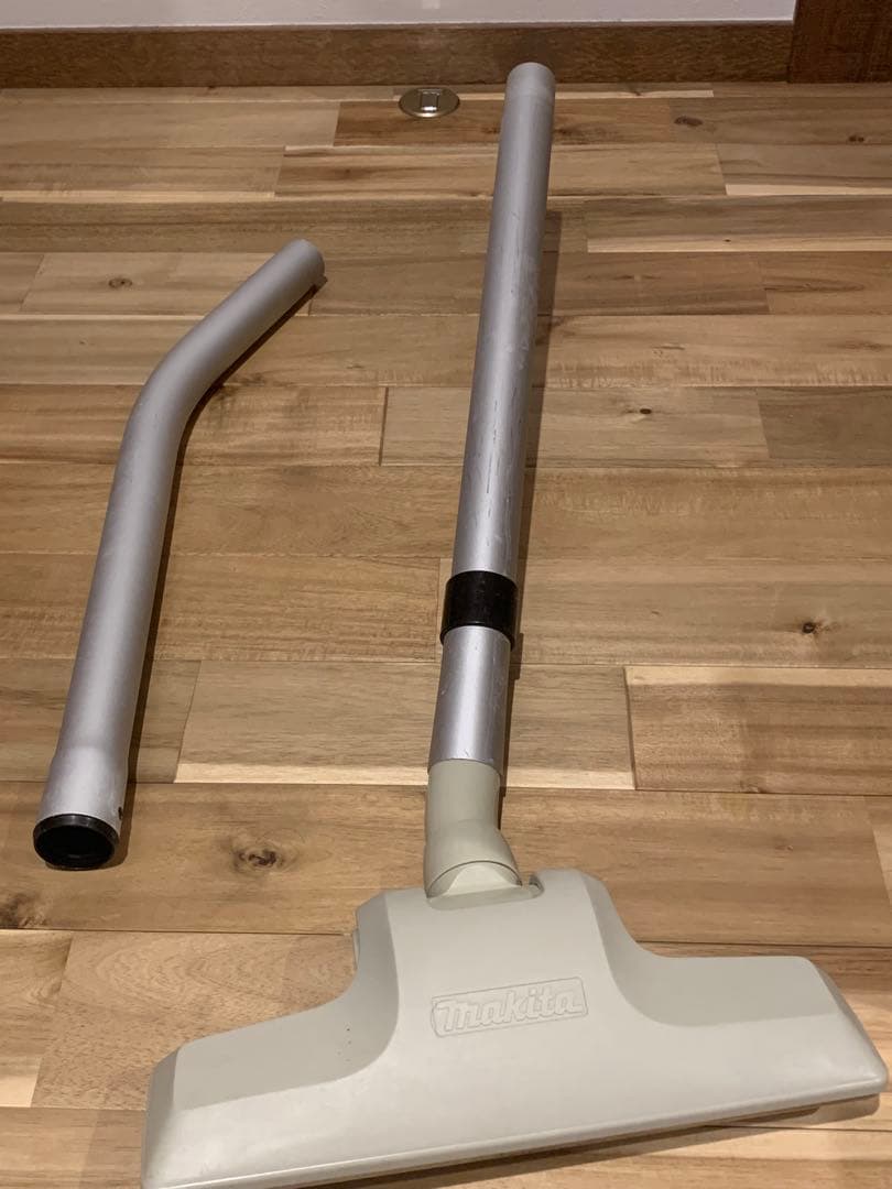 Makita 乾湿両用　集塵機　M442