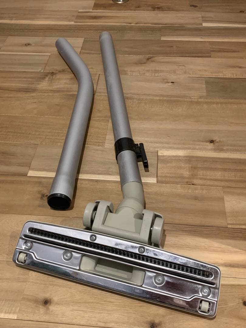 Makita 乾湿両用　集塵機　M442