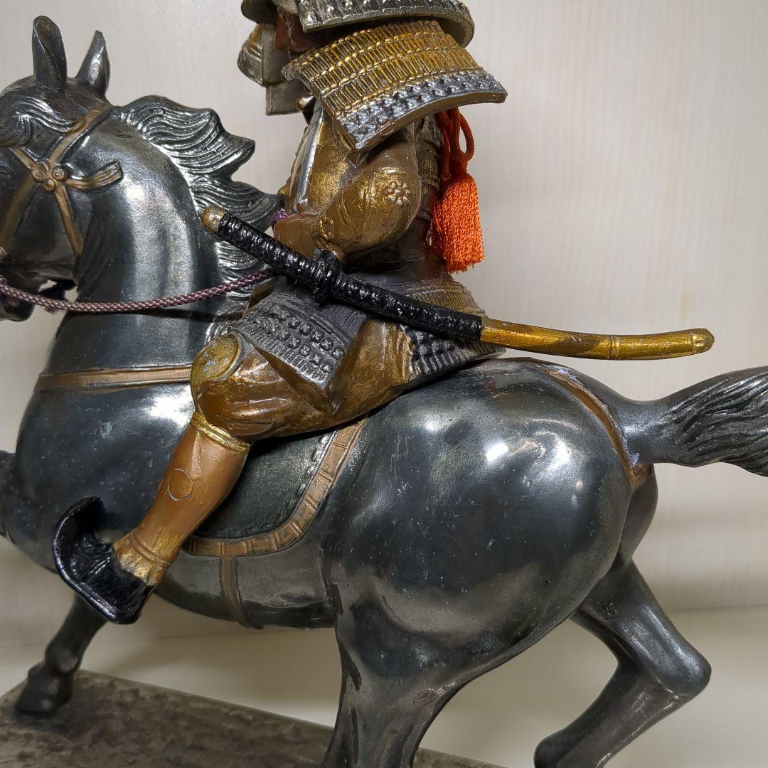 楠木正成　金属製　騎馬武者　馬上武者　横幅最大約３９センチ