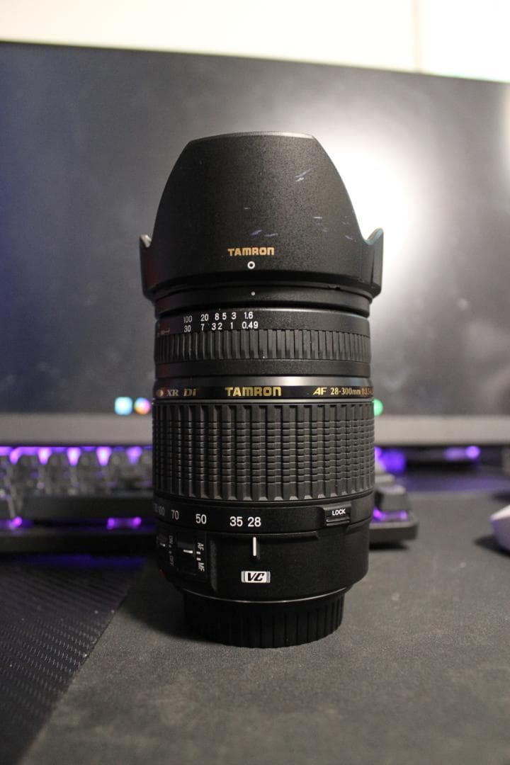 TAMRON AF 28-300mm f/3.5-6.3 VC　フード汚れあり