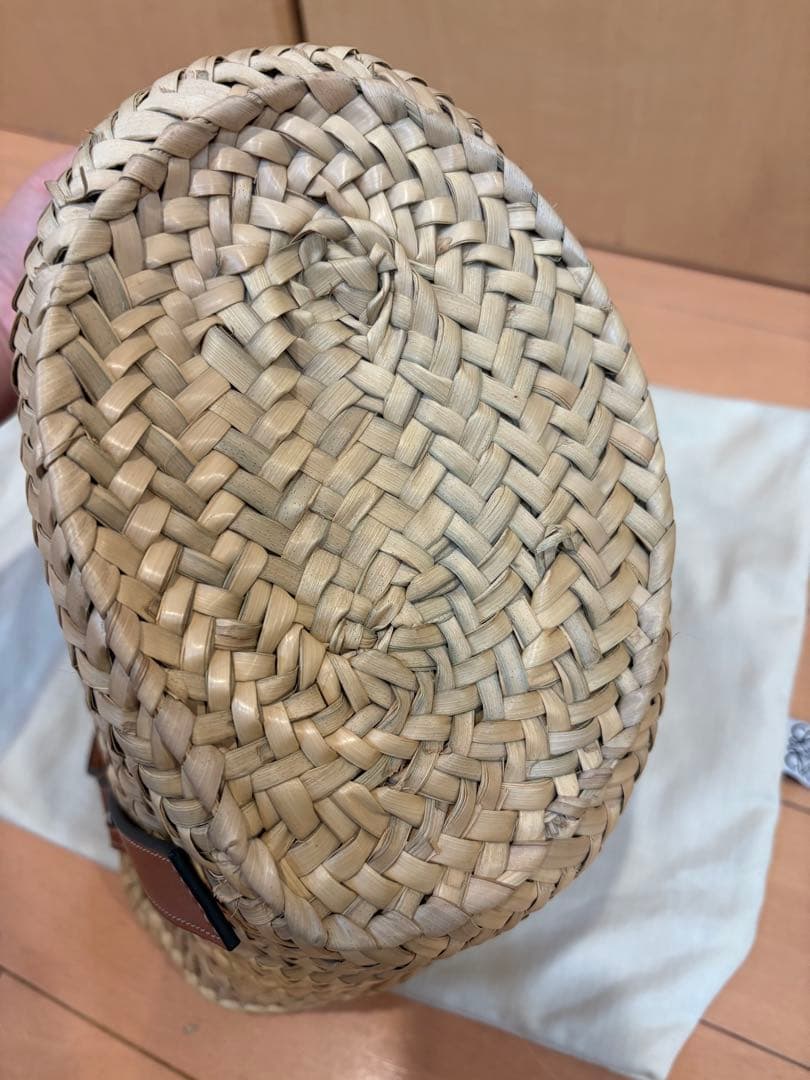 LOEWE ベージュ ストロートートバッグsmall