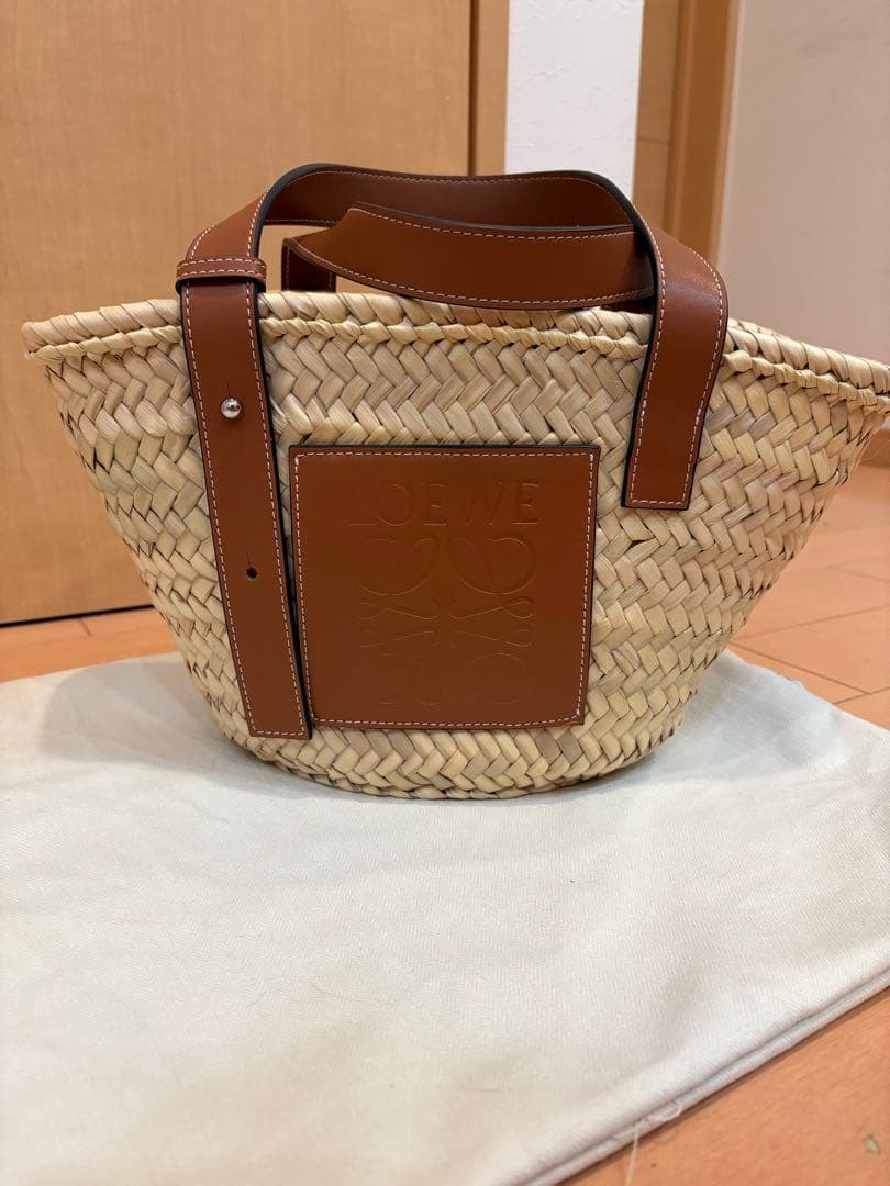 LOEWE ベージュ ストロートートバッグsmall