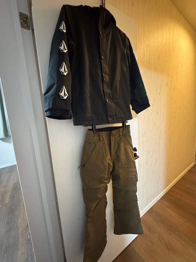 VOLCOM スノーボードウェア 上下セット