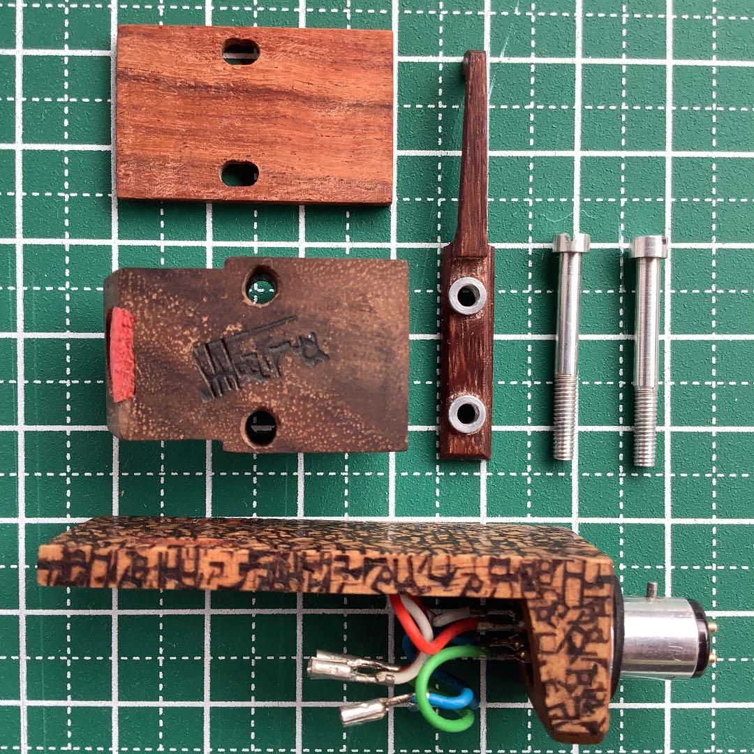 木のヘッドシェル、カートリッジ(ビクター)、針(未使用)