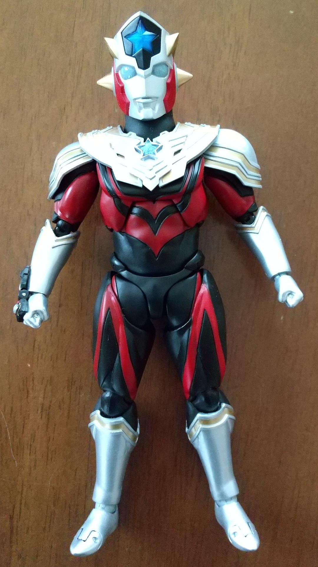 フィギュアーツ ウルトラマンタイタス