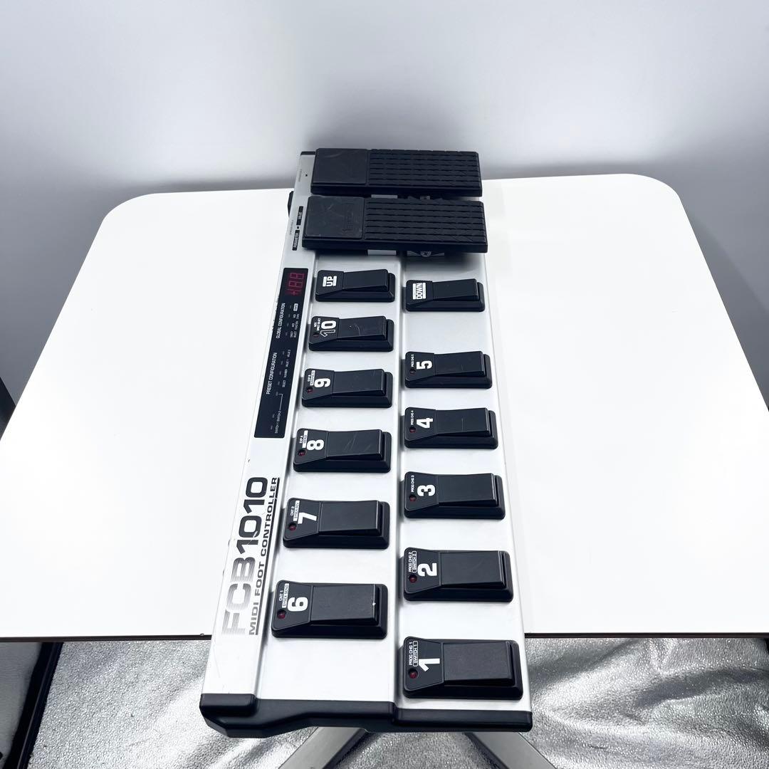 BEHRINGER FCB1010 MIDIフットコントローラー