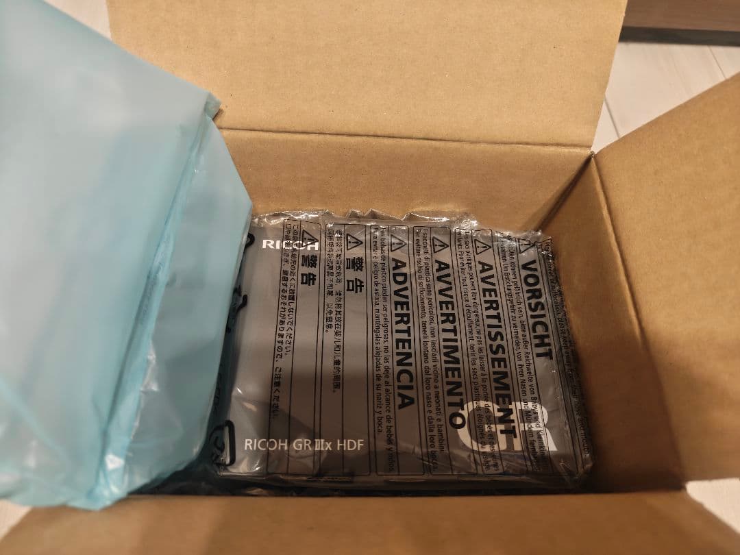 RICOH GRIIIx HDF リコー　１２月購入　新品未開封　３年保証付