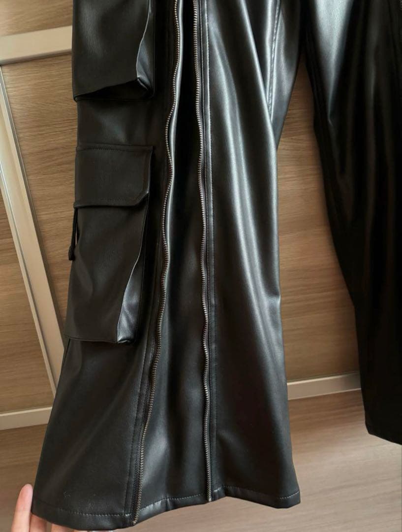 レザー　ワイドカーゴパンツ　レザーパンツ　ハレ　HARE