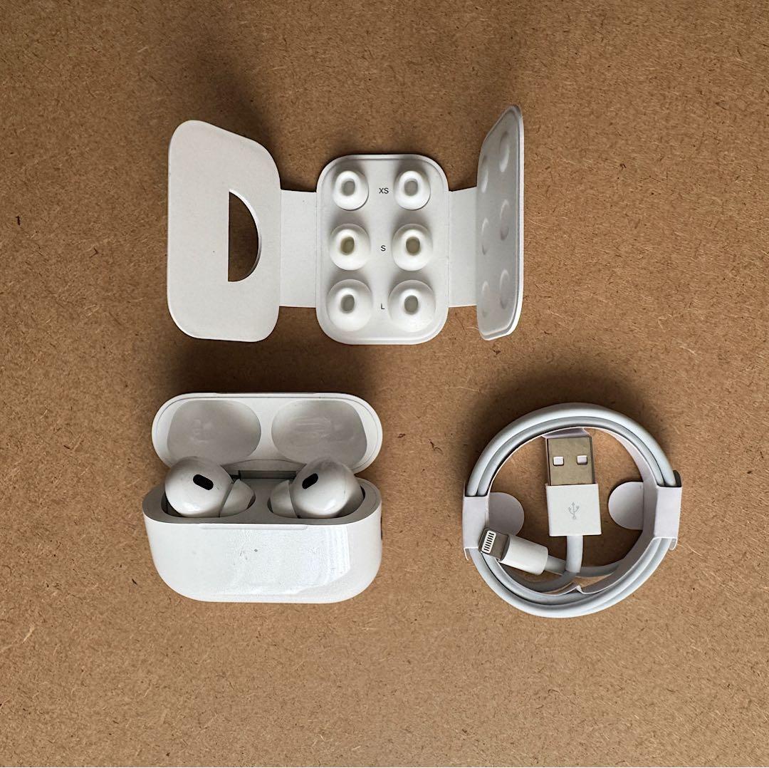 アップル正規品★AirPods Pro 2 Lightning ★付属品あり