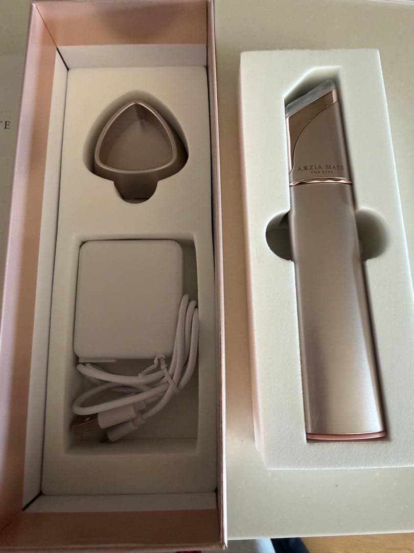 アクシージア AXXZIA MATE FOR EYES 美顔器