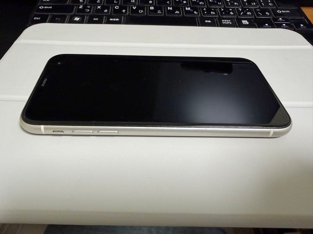 iPhone11 ホワイト128Gb SIMフリー