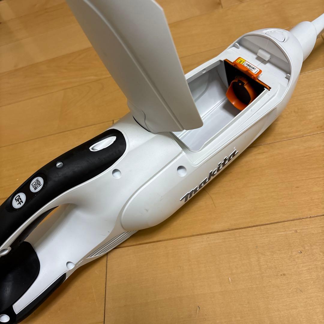マキタ充電式クリーナ　18V
