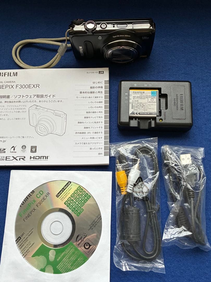 【美品・付属品完備】FUJIFILM FinePix F300EXR ブラック