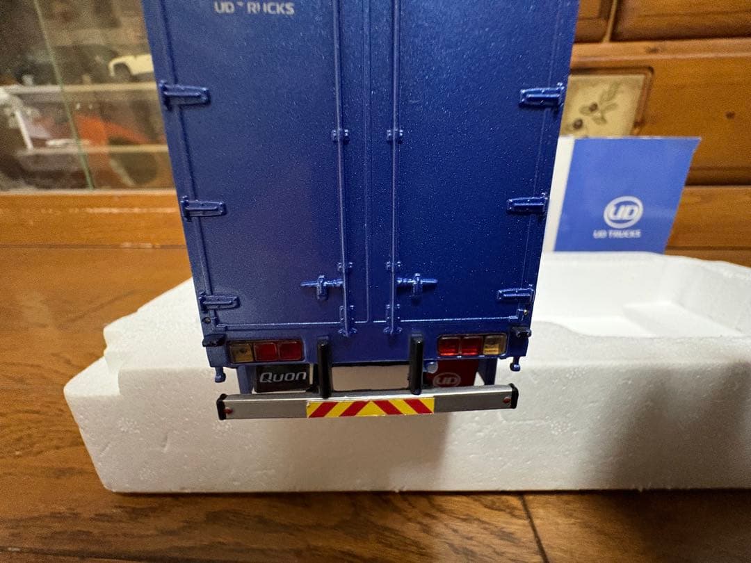 UD TRUCKS Quon 1／43モデル
