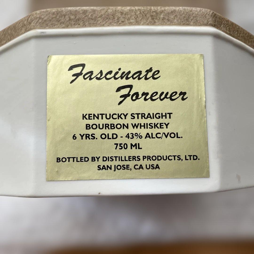 マリリンモンロー「七年目の浮気」陶器ボトル 開栓済