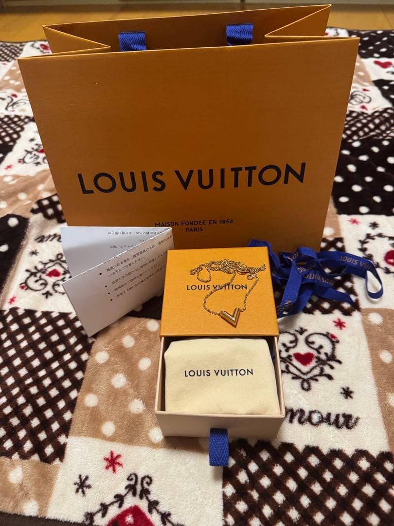 LOUIS VUITTON コリエエッセンシャルV/ネックレス/ピンクゴールド/