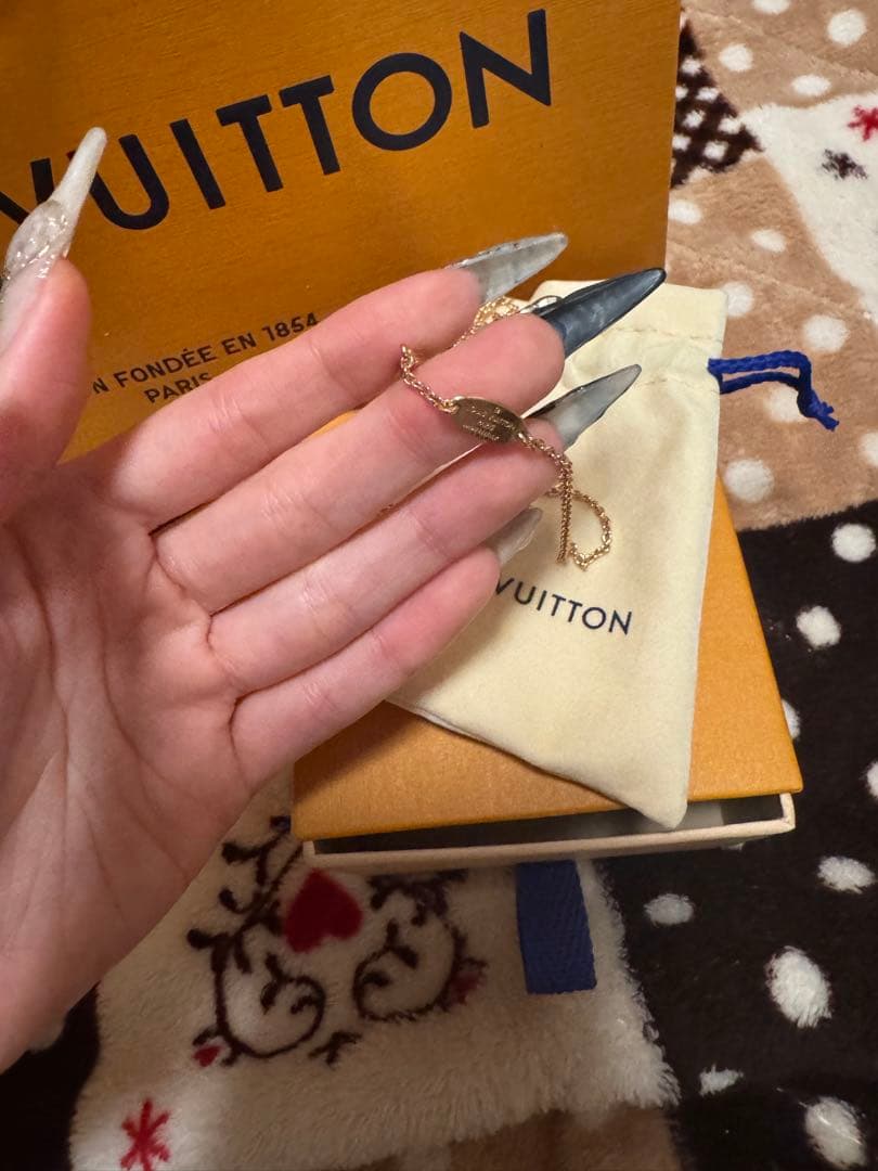 LOUIS VUITTON コリエエッセンシャルV/ネックレス/ピンクゴールド/