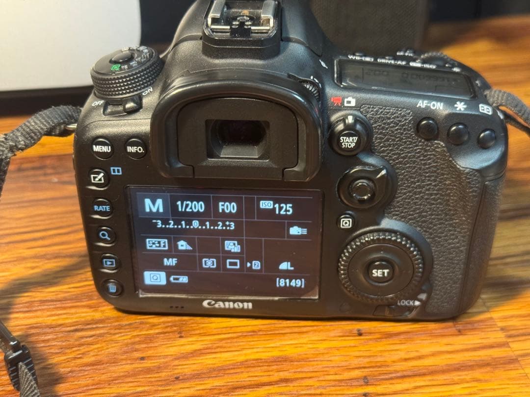 Canon EOS 7D Mark II 一眼レフカメラ