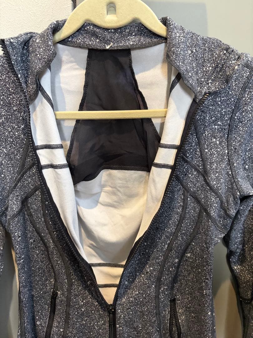 【レア美品】ルルレモン　difine ジャケットサイズ6