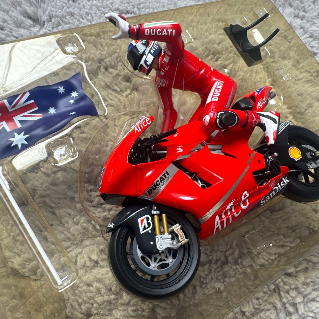 ミニカー MINICHAMPS Ducati Desmosedici GP7 1/12