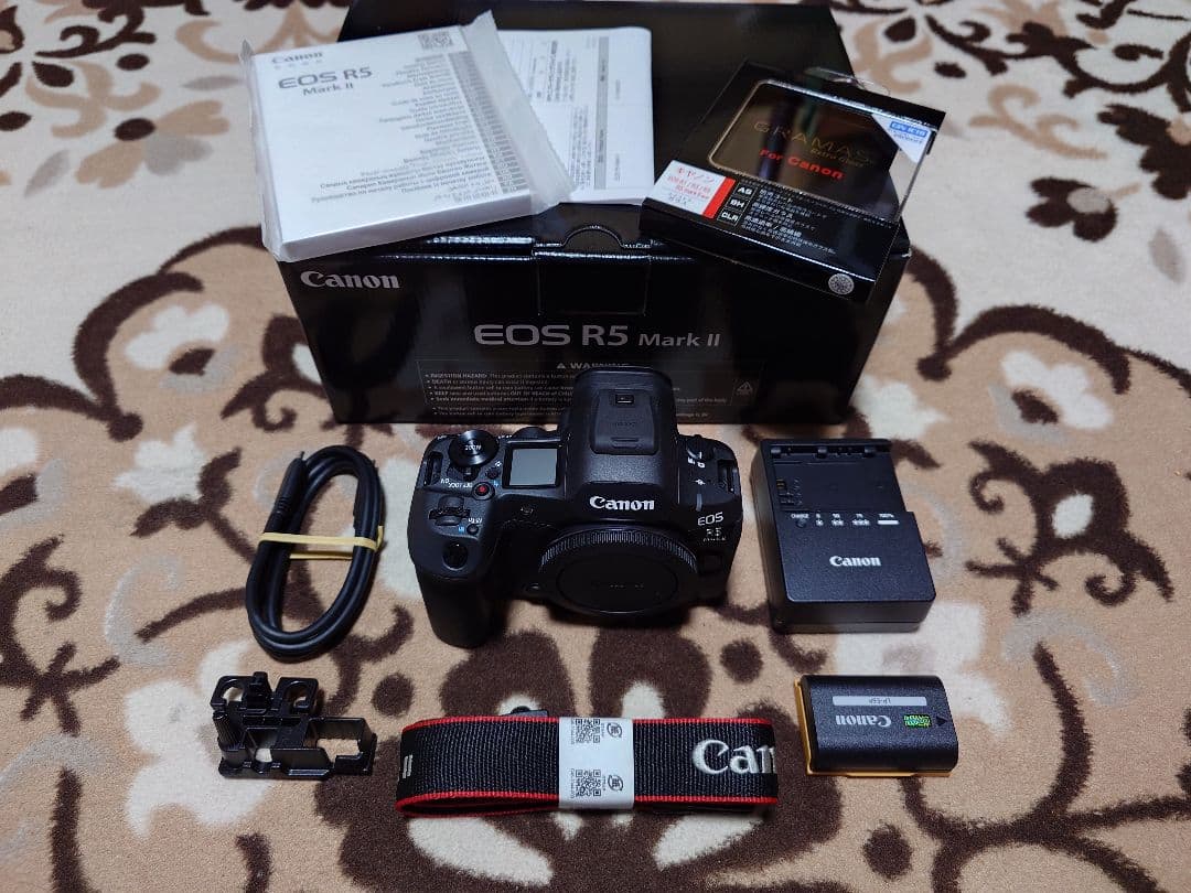 おまけ付　Canon EOS R5 Mark II 本体