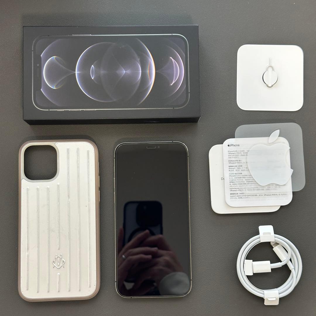 美品 Apple iPhone 12 Pro 256GB RIMOWAケース