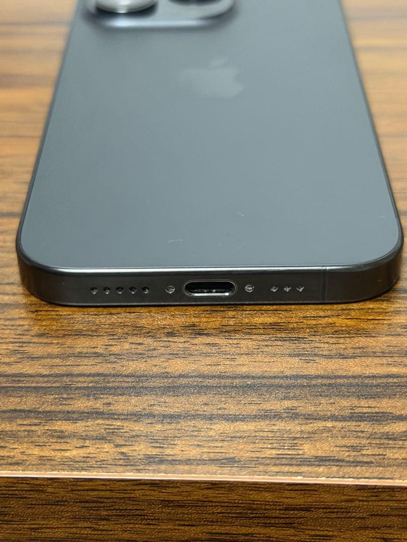 Apple iPhone 15 Pro ナチュラルチタニウム 256GB