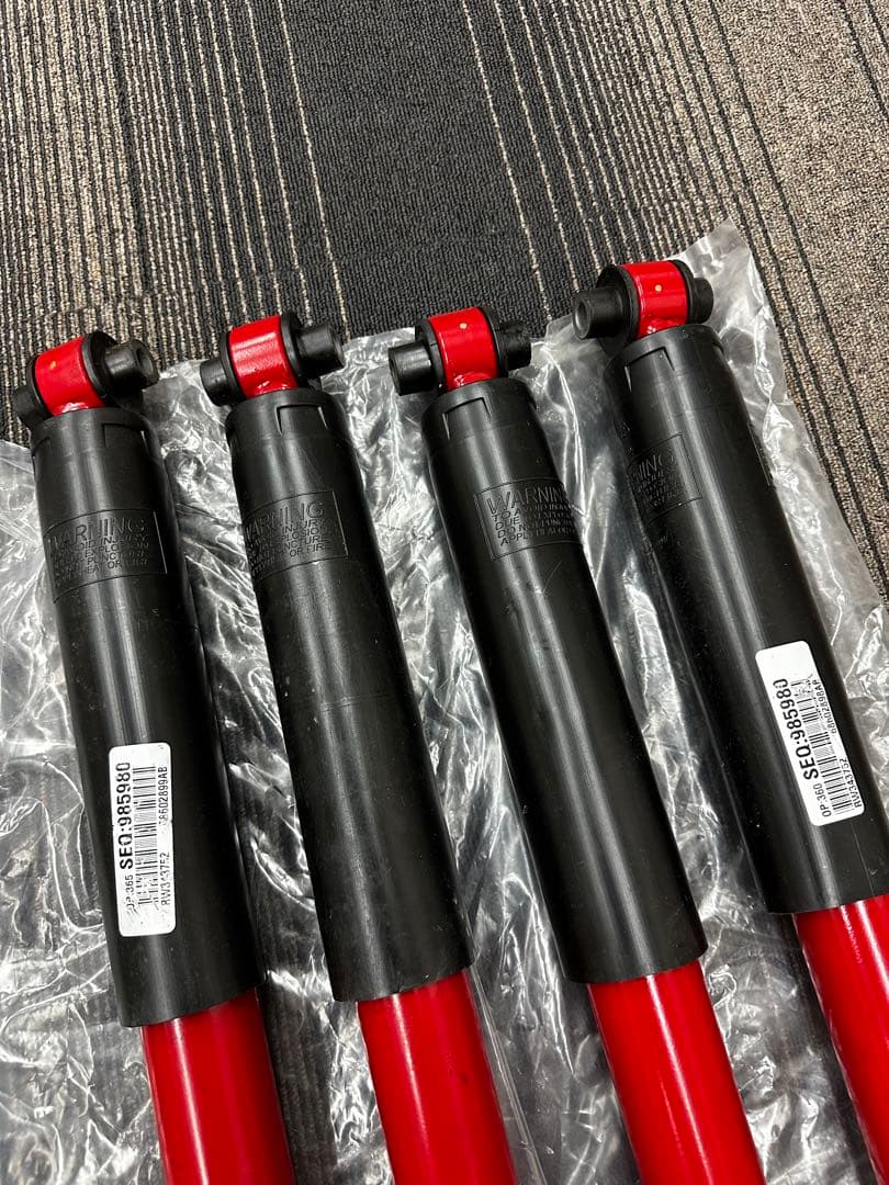 現行　JLラングラー　ルビコン　純正ショックアブソーバーモパー製1台分Mopar