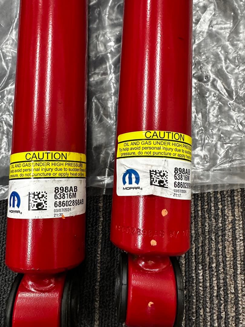 現行　JLラングラー　ルビコン　純正ショックアブソーバーモパー製1台分Mopar