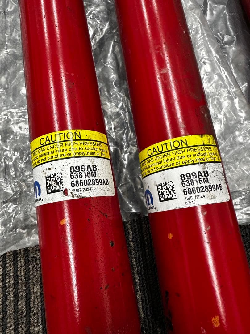 現行　JLラングラー　ルビコン　純正ショックアブソーバーモパー製1台分Mopar