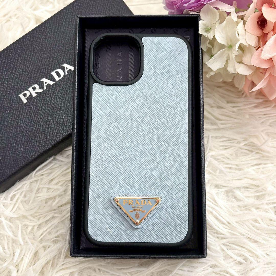 【箱付】PRADA スマホカバー iPhone15　三角ロゴ　 サフィアーノ