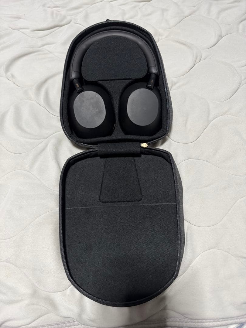 ヘッドホン SONY WH-1000XM5 - Black