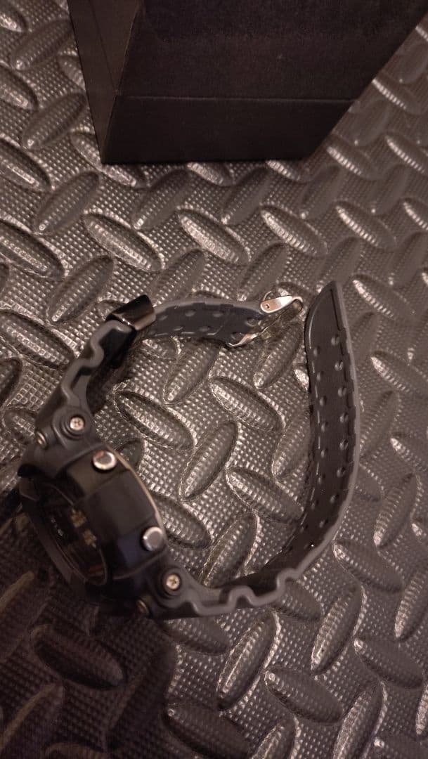 マ*4様 フロッグマン　メン・イン・ブラック