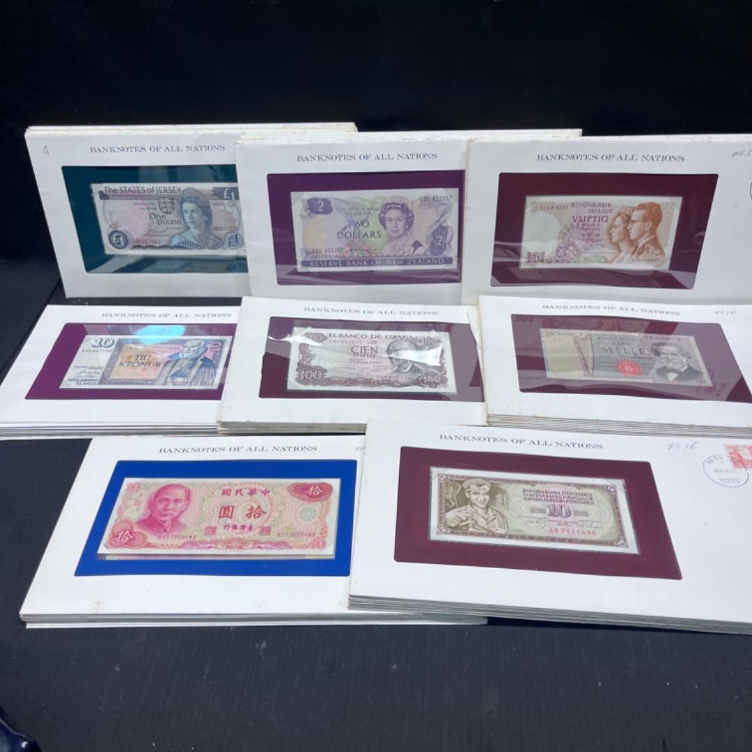 ▽Cc右1064 海外紙幣ピン札BANKNOTES OF NATIONS 72点