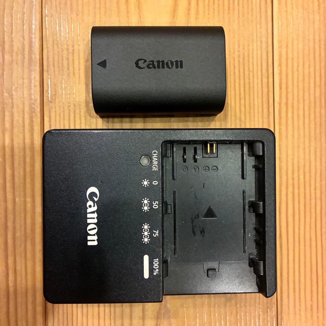 【美品】Canon EOS 60D デジタル一眼レフカメラ　レンズ充電器付き