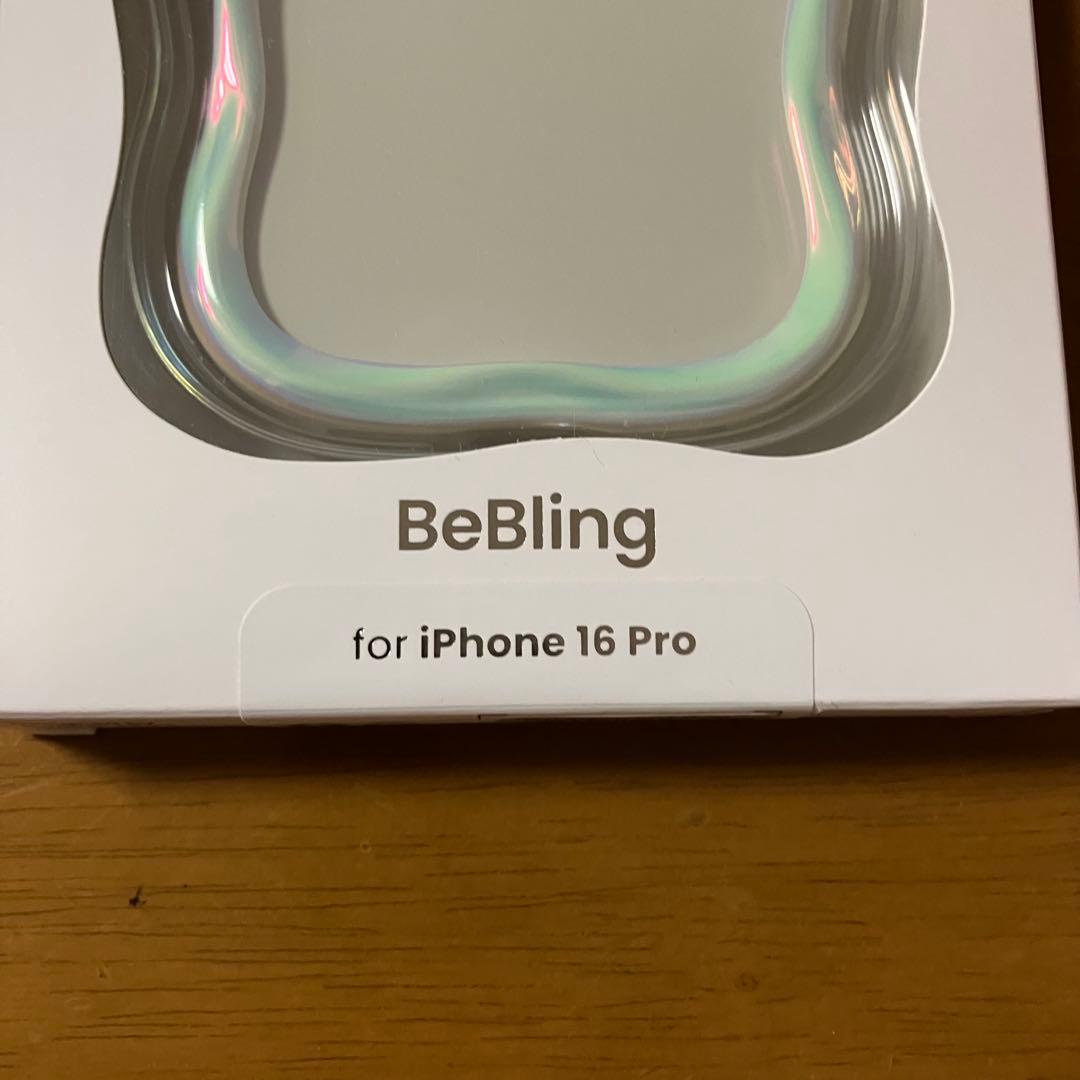 iPhone16pro ホワイトオーロラとシルバーストラップのセット