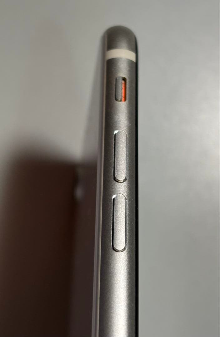 つ*ひ様 Apple iPhone SE (第3世代) ホワイト 本体