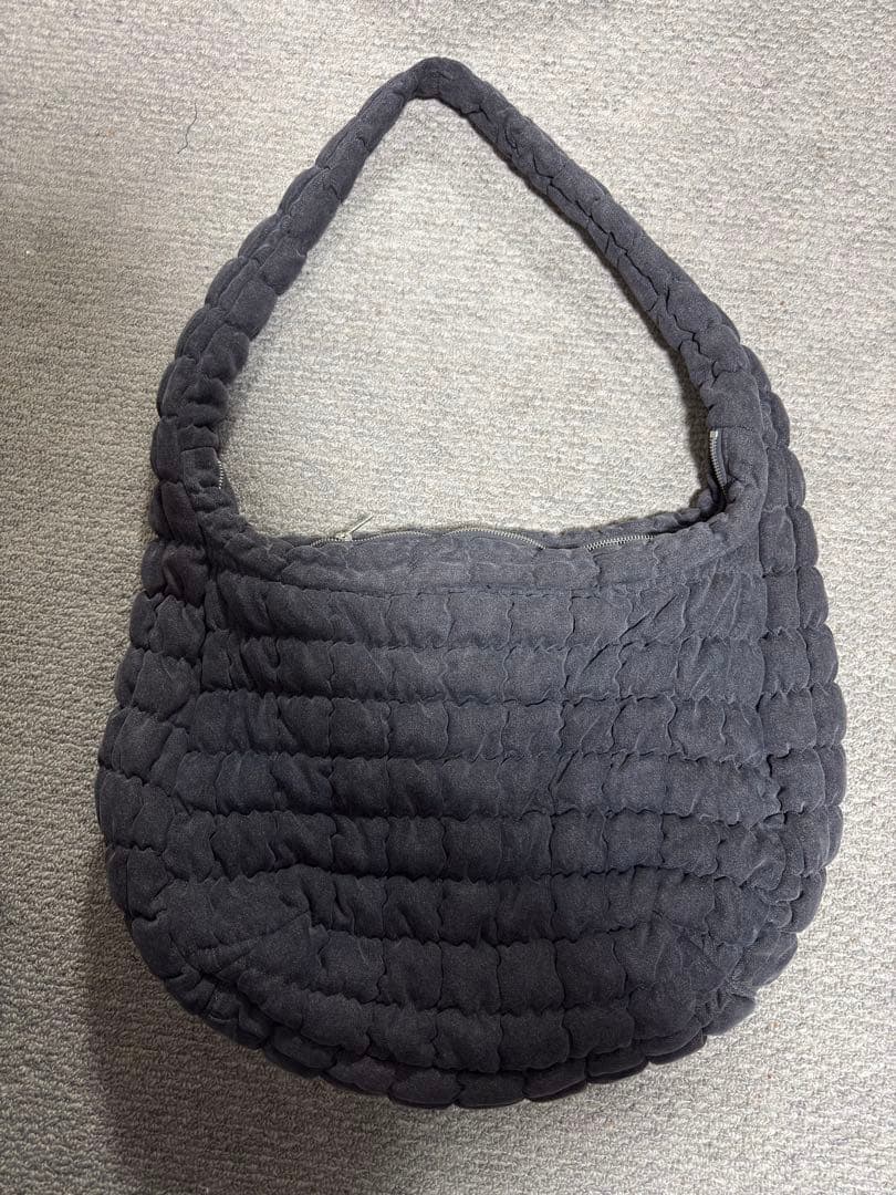 完売品 COS オーバーサイズ キルトショルダーバッグ グレー
