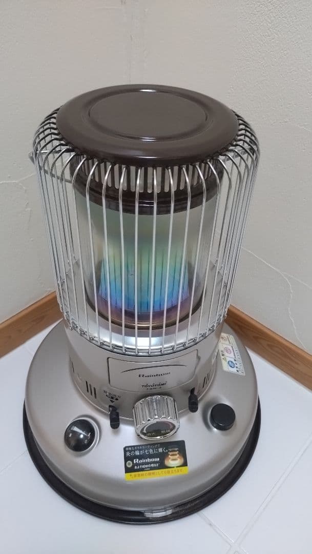 愚*歩様 トヨトミ　レインボーストーブ　RB-25 DRainbow 灯油ストー