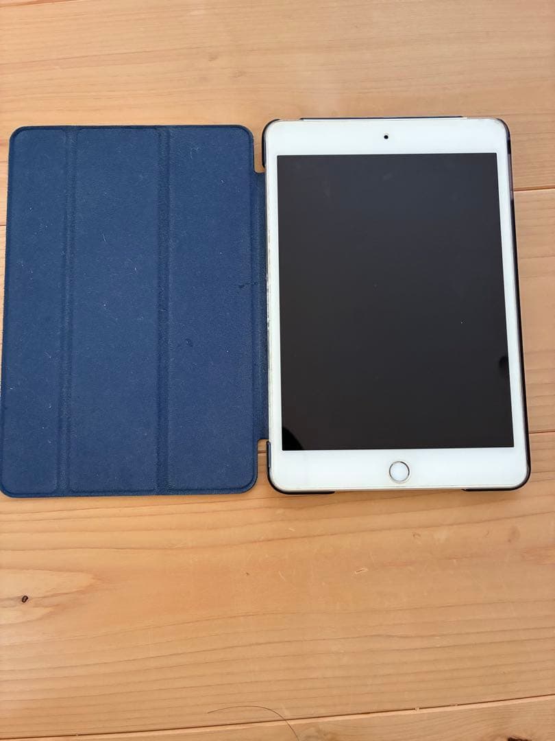 Apple iPad ホワイト 本体 スリーブカバー付き