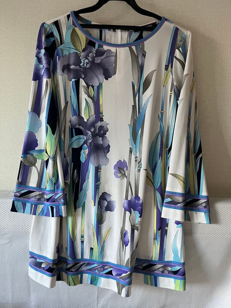 美品⭐️レオナール⭐️アイリス柄⭐️カンカン⭐️チュニック⭐️サイズ40