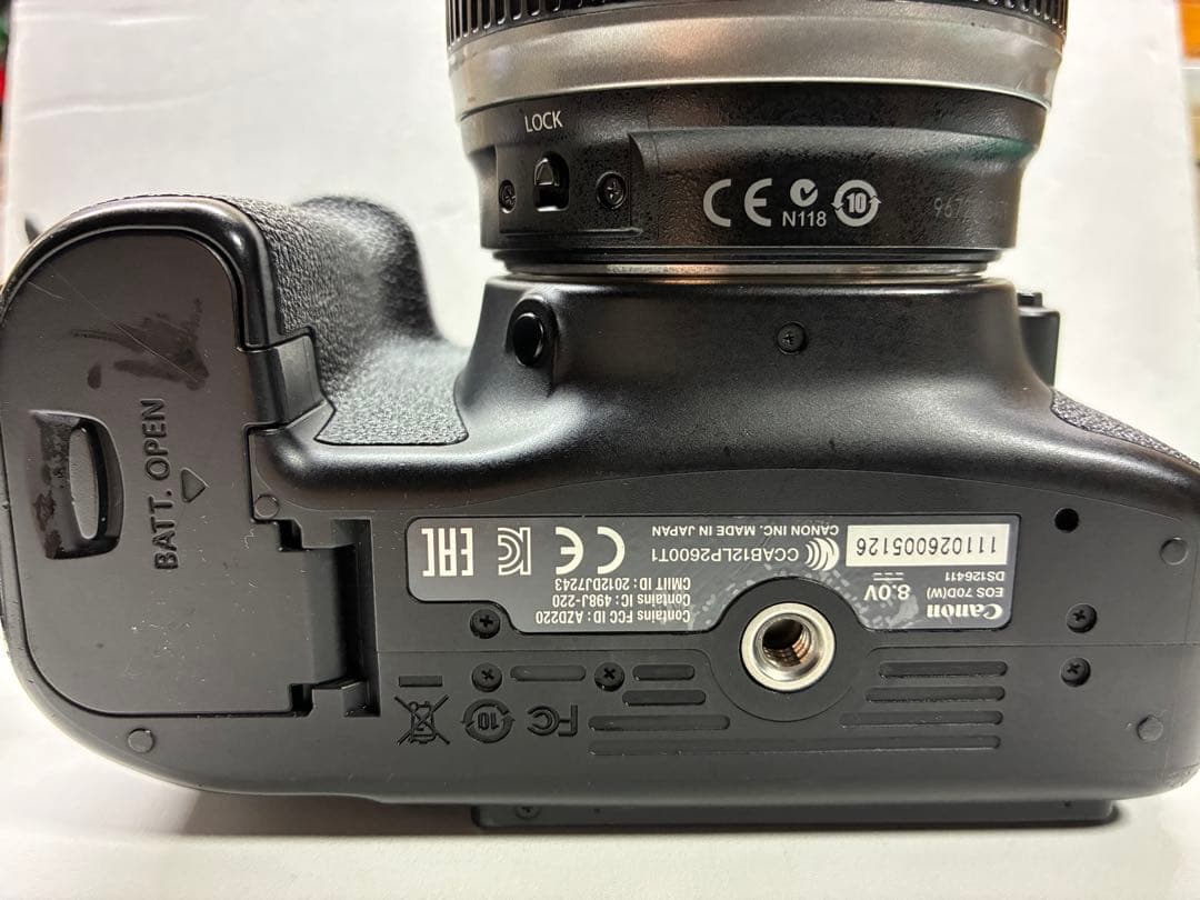 canon70d 18-200レンズ付き　予備バッテリー有り