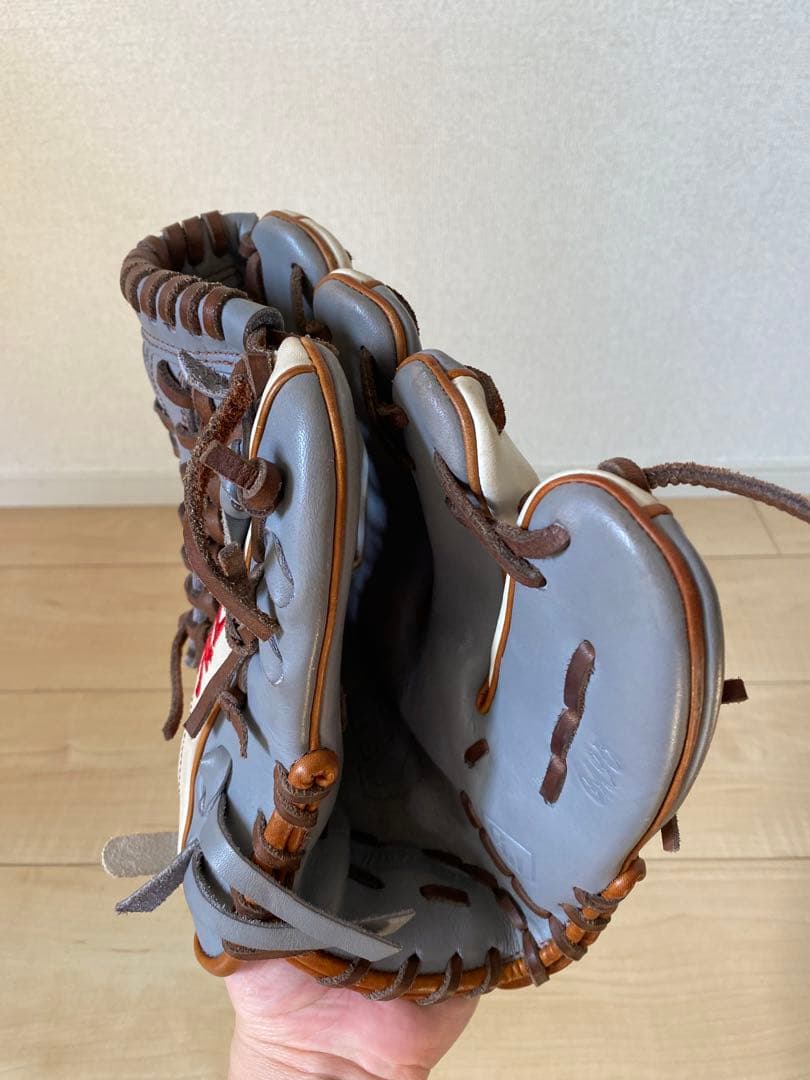 グラブワークス　投手用軟式　グラブ 鍋鍋ジロジロ
