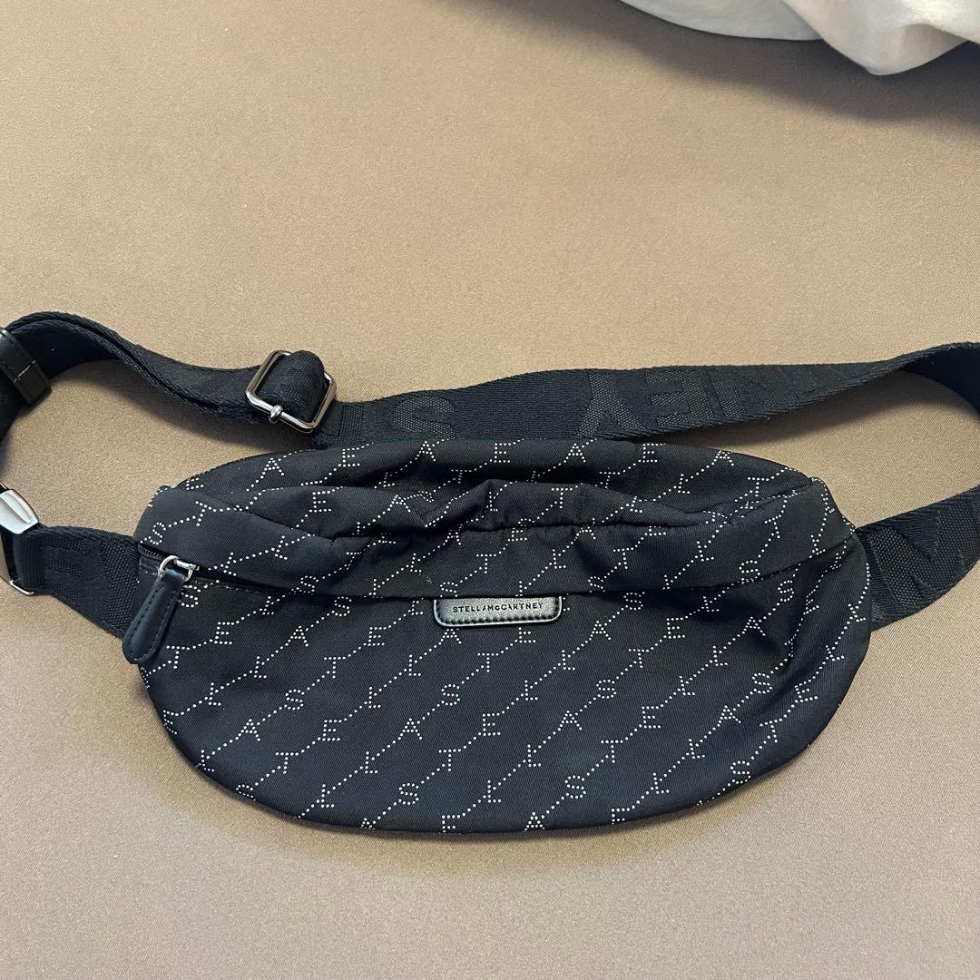 ステラマッカートニー　ボディバッグ　ナイロン　総柄　ブラック 黒